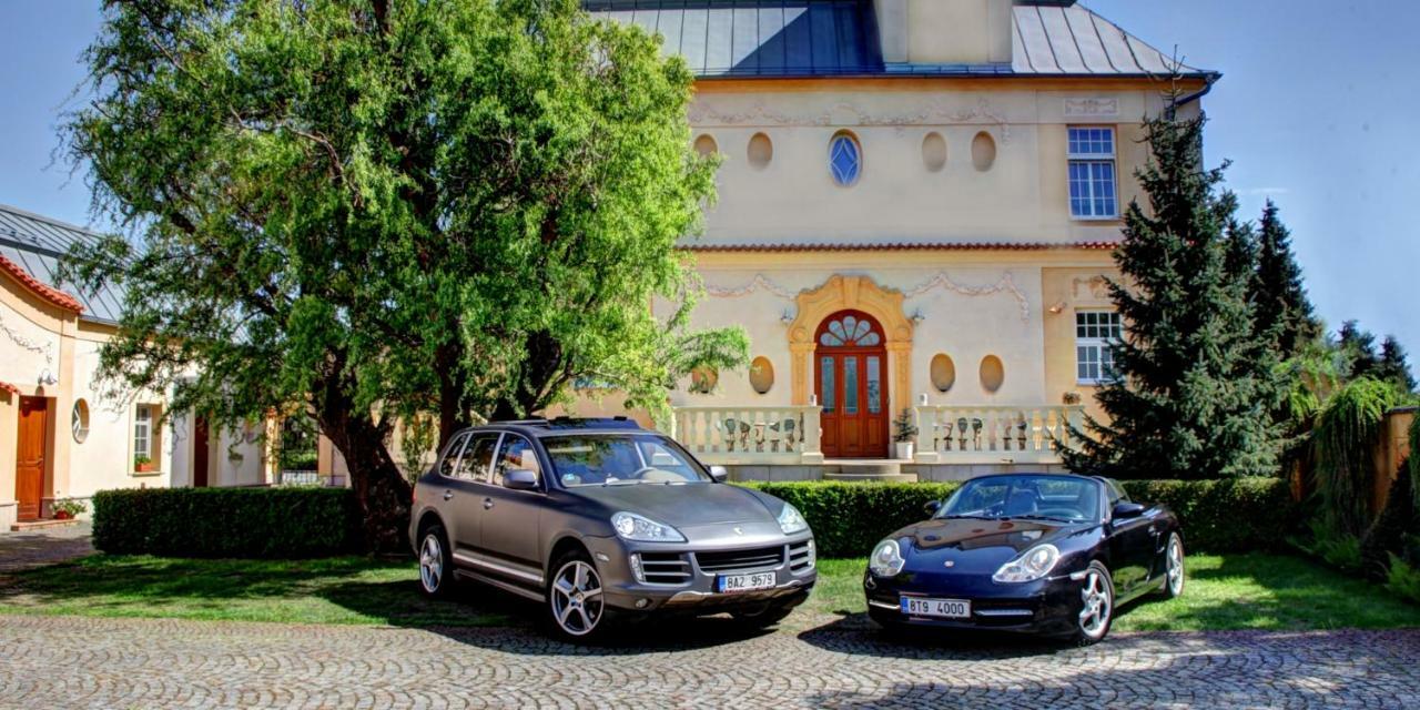 Penzion Tillerova Vila Lázně Bohdaneč Exteriör bild